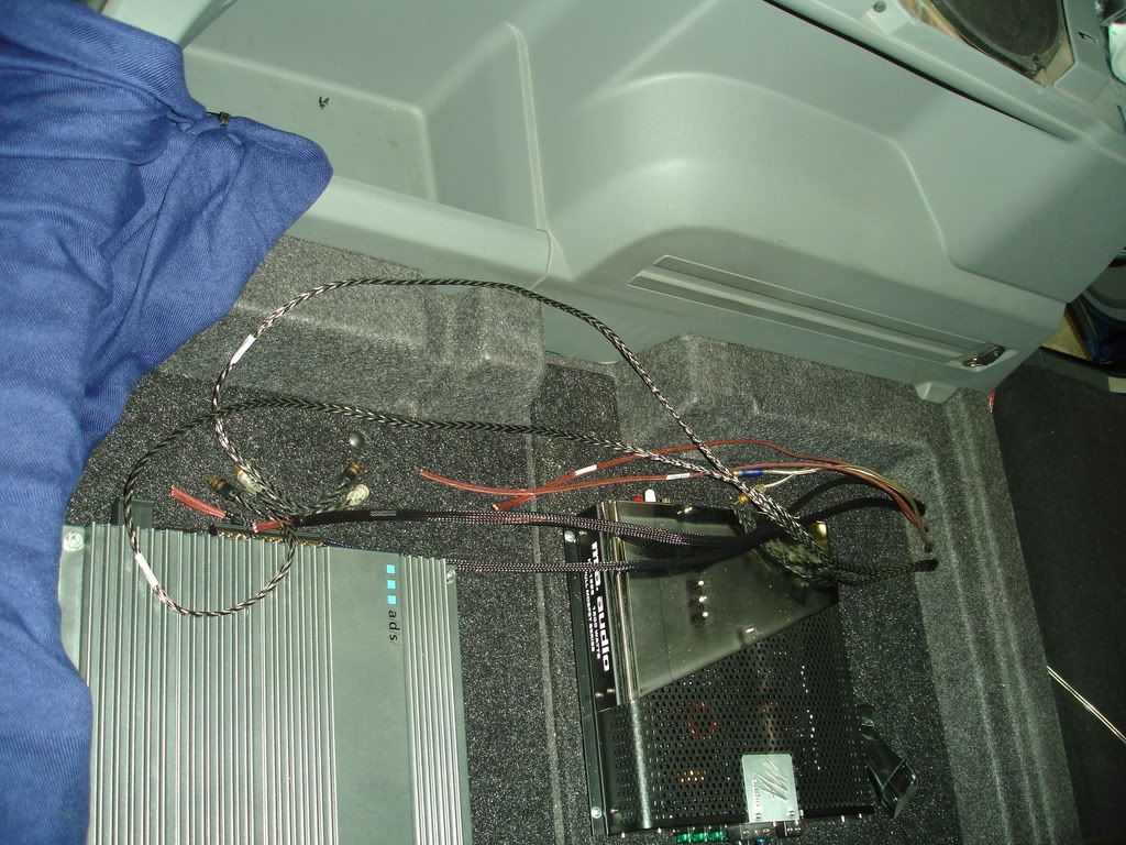 2005 Dodge Magnum RT Build - Car Audio | DiyMobileAudio.com | Car